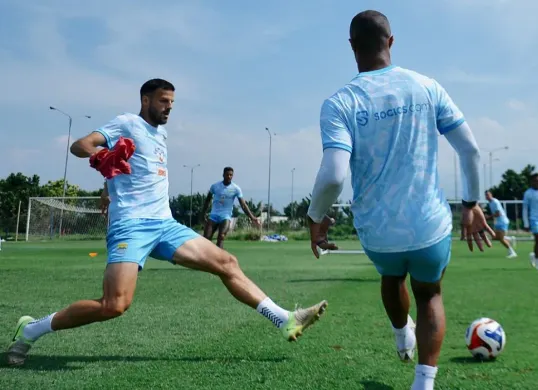 Latihan tim Persib Bandung, Selasa 16 September 2025. (Sumber: Instagram/@persib)