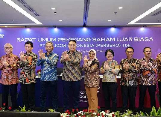 Susunan Dewan Komisaris dan Jajaran Direksi Telkom pada acara RUPSLB yang diselenggarakan secara daring di Jakarta, pada Selasa, 16 September 2025. (Sumber: Corcom Telkom)