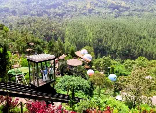 The Lodge Maribaya (Sumber: Tiket.com)