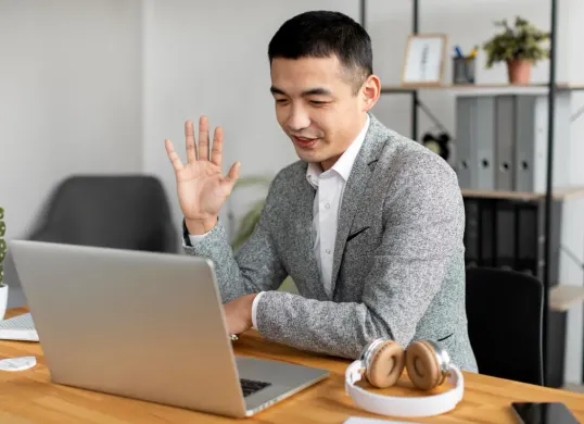 Iljustrasi. Persiapan tes online dan wawancara Program Project Management Officer (PMO) Koperasi Desa/Kelurahan Merah Putih (KDKMP) 2025. (Sumber: Freepik)