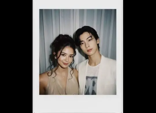 Tren editing foto AI bareng Idol Kpop yang viral di medsos. (Sumber: TikTok)