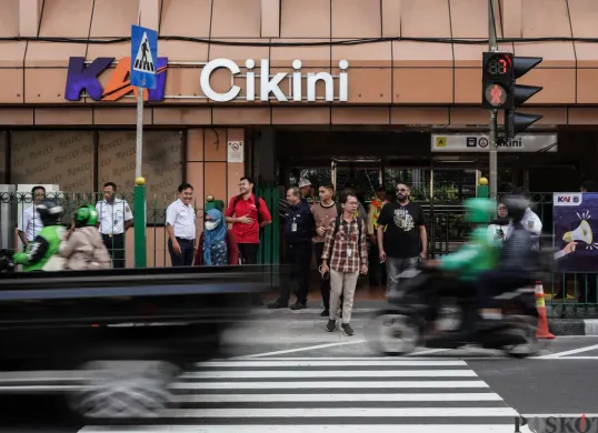 Pelican Crossing Stasiun Cikini