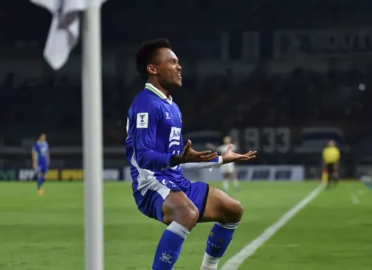 Saddil Ramdani mencetak gol di ACL 2 pada laga Persib Bandung vs Lion City Sailors, Kamis 18 September 2025. (Sumber: persib.co.id)