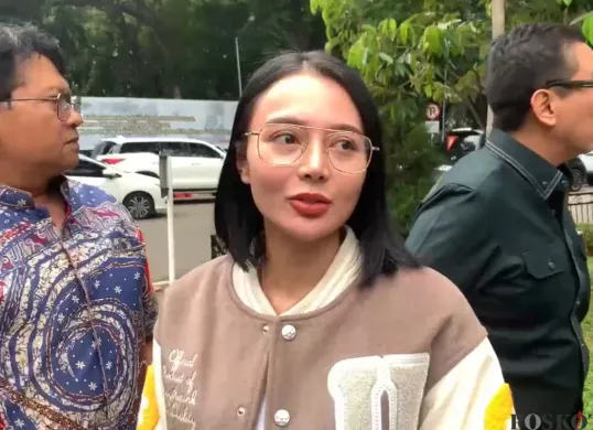 Pedangdut Wika Salim memenuhi panggilan Polda Metro Jaya, Senayan, Kebayoran Baru, Kota Jakarta Selatan, Kamis, 18 September 2025. (Sumber: Poskota/Ali Mansur)