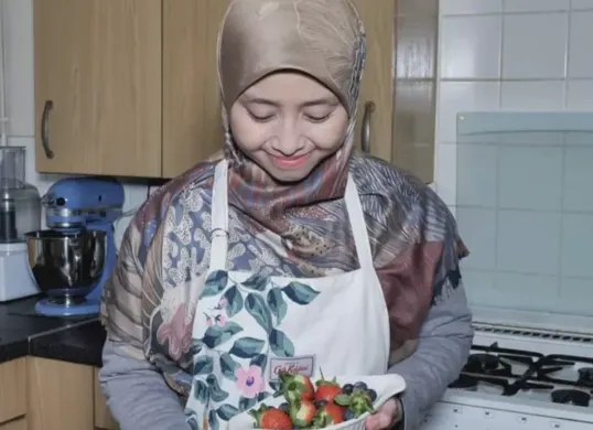 Potret Ricke Indriani Ordinary Kitchen semasa hidup, sosok yang dikenal dengan konten resep masakan sederhana. (Sumber: Instagram/@@rickeindriani_ordinarykitchen)