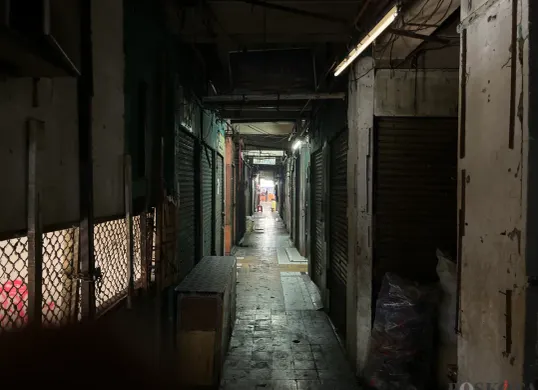 Kondisi lantai 1 Pasar Blok G Tanah Abang, Jakarta Pusat, pada Jumat, 19 September 2025. (Sumber: Poskota/Pandi Ramedhan)