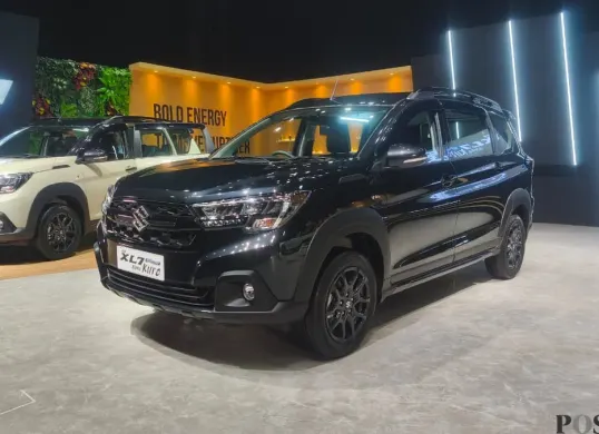 Suzuki resmi luncurkan XL7 Hybrid Alpha Kuro, target penjualan 300 unit per bulan, produksi lokal di Cikarang, distribusi sudah dimulai sejak awal September. (Sumber: Poskota/Erwan Hartawan)