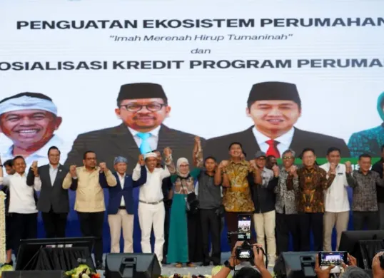 Peluncuran program “Imah Merenah Hirup Tumaninah” di Sabuga ITB, Kota Bandung, Kamis, 18 September 2025. (Sumber: Corsec bank bjb)