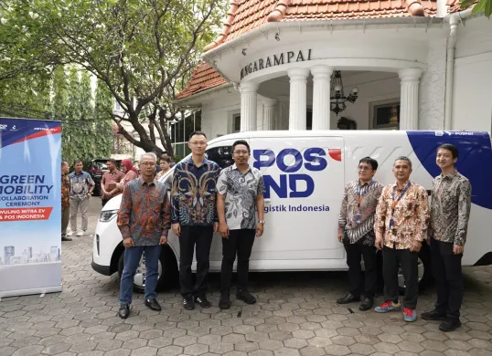 Pos Indonesia mulai operasikan mobil listrik Wuling Mitra EV untuk layanan logistik di Jakarta. (Sumber: Wuling Indonesia)