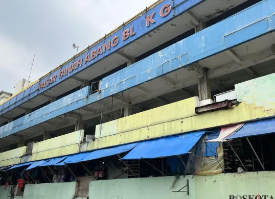Kondisi Pasar Blok G Tanah Abang, Jakarta Pusat, terlihat sepi pengunjung, Jumat, 19 September 2025. (Sumber: POSKOTA | Foto: Pandi Ramedhan)