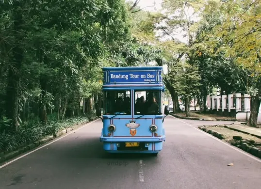 Cara Naik Bandros untuk Keliling Bandung Lengkap dengan Harga dan Jadwalnya (Sumber: Instagram/bus.bandros)