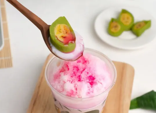 Ilustrasi tempat kuliner es pisang ijo di Jakarta. (Sumber: Instagram/pisangijocendana)