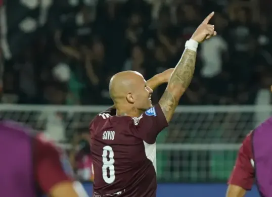 Selebrasi pemain PSM Makassar, Savio Roberto saat mencetak gol ke gawang Persija Jakarta. (Sumber: Instagram/PSM Makassar)