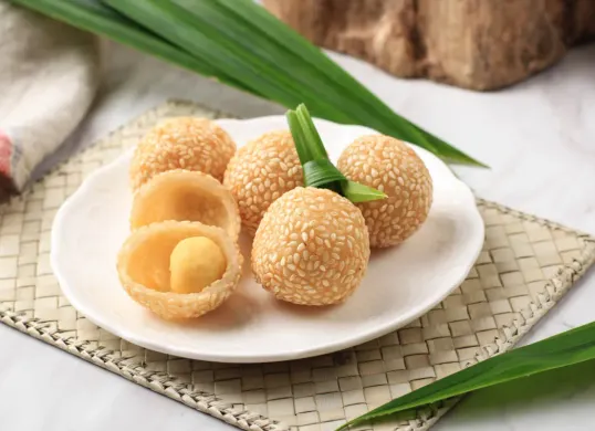 Kue tradisional indonesia. (Sumber: Freepik/@ikarahma)
