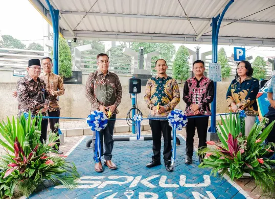 Peresmian SPKLU perdana di Universitas Terbuka, Tangerang Selatan, Jumat 19 September 2025. (Sumber: Dok. PLN UID Jakarta Raya)