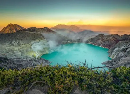 Cek harga dan cara pesan tiket Kawah Ijen 2025 (Sumber: Pinterest/YouPic)