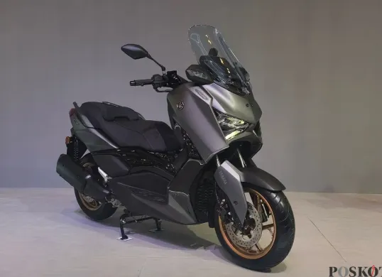 Motor Yamaha XMAX Connected terbaru resmi diluncurkan di IMOS 2025, ICE BSD, Padegangan, Kabupaten Tangerang, Rabu, 24 September 2025. (Sumber: Poskota/Erwan Hartawan)