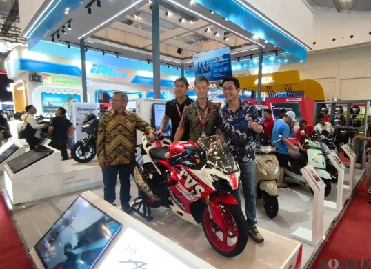 TVS hadir di IMOS 2025 dengan menawarkan beragam promo spesial. (Sumber: Poskota/Erwan Hartawan)