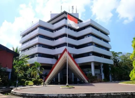 Universitas Hasanuddin menembus Top 500 dunia bidang sains interdisipliner versi Times Higher Education 2026, menunjukkan kemajuan riset lintas disiplin dan kerja sama industri. (Sumber: Universitas Hasanuddin)