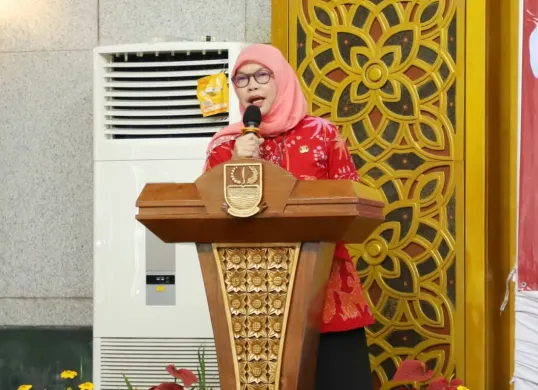 Penjabat (Pj) Sekretaris Daerah Kabupaten Bekasi, Ida Farida, menginstruksikan pelaksanaan pengajian rutin serta kewajiban salat berjamaah bagi ASN muslim di lingkungan Pemkab Bekasi. (Sumber: Pemkab Bekasi)