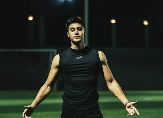 Arjuna Nogara, finalis asal Bali di ajang L-Men of the Year 2025 yang berhasil meraih penghargaan Best Physical Performance. (Sumber: Instagram/@arjuna_nogara)