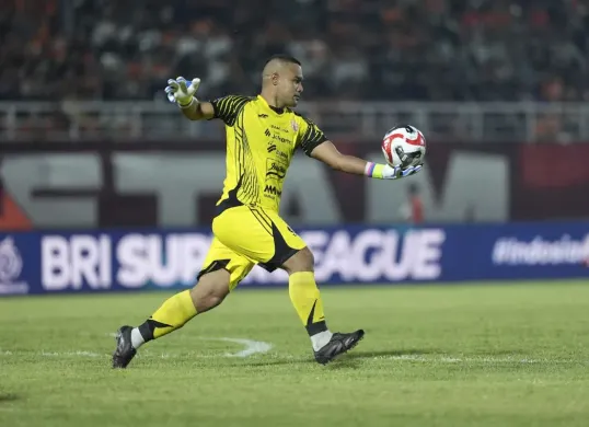 Kiper Persija Jakarta, Andritany. (Sumber: persija.id)
