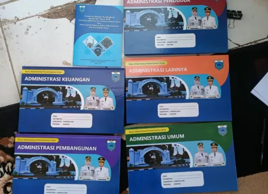 Penampakan buku administrasi desa yang diterima oleh pemerintahan desa di Pandeglang. (Sumber: Istimewa)