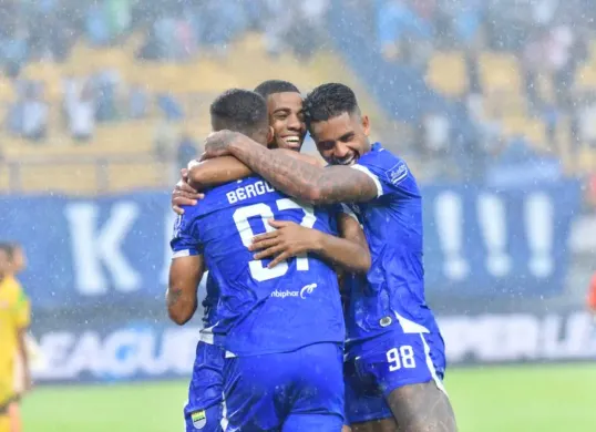 Persib taklukkan Bangkok United 2-0: Andrew Jung dan Uilliam Barros jadi pahlawan kemenangan yang membawa bonus fantastis dan lonjakan peringkat koefisien Liga Indonesia dalam klasemen AFC. (Sumber: Persib)