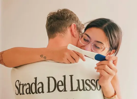 Karin Novilda alias Awkarin yang membuat warganet geger usai membagikan foto yang menimbulkan spekulasi terkait kehamilan. (Sumber: Instagram/@narinkovilda)