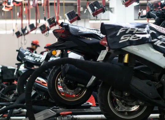 Ilustrasi perawatan motor setelah perjalanan jauh saat mudik Lebaran. (Sumber: Yamaha | Foto: Yamaha)