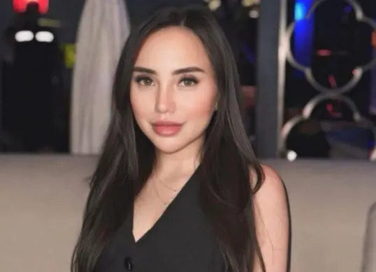 Selebgram Salmafina Sunan, tengah menjadi perbincangan hangat usai polemik lama terkait perceraiannya dengan Taqy Malik kembali mencuat. (Sumber: Instagram/@salmafinasunan)