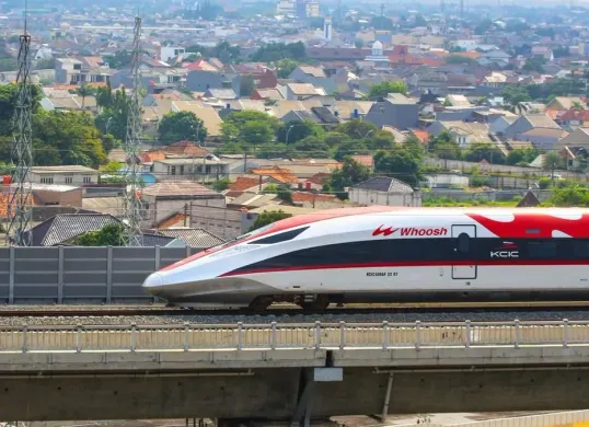 Kereta Cepat Indonesia China (KCIC) membenarkan kejadian kereta cepat Whoosh berhenti mendadak di wilayah Kopo, Bandung, Jumat, 3 April 2026 sekitar pukul 16.45 WIB. (Sumber: Dok. KCIC)