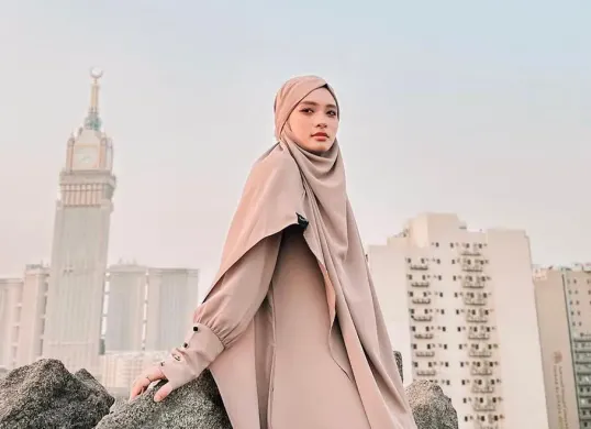 Inara Rusli baru-baru ini mengumumkan pergantian nama panggungnya menjadi Inarasati. (Sumber: Instagram/@mommy_starla)