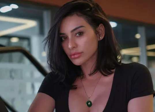 Istri Jerinx Nora Alexandra Philip yang meluapkan kemarahannya di media sosial usai dugaan pencatutan foto dirinya. (Sumber: Instagram/@noraalexandra)