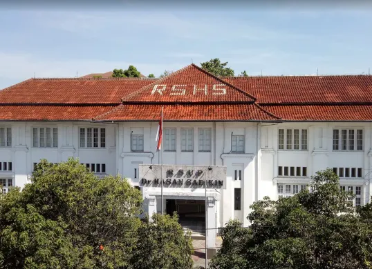 Kasus dugaan modus tukar bayi tengah menjadi sorotan di Rumah Sakit Hasan Sadikin (RSHS) Bandung. (Sumber: Dok.Wikipedia)