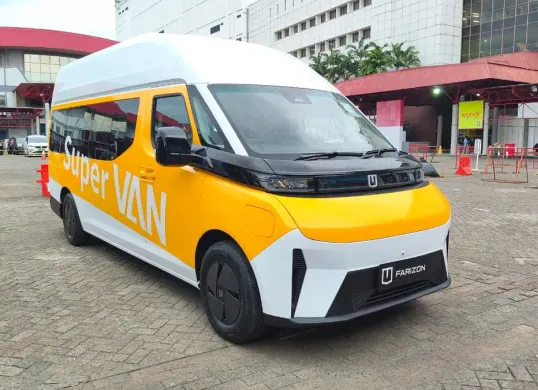 Farizon menampilkan model unggulan SV atau SuperVan (Sumber: Poskota/ Erwan Hartawan)