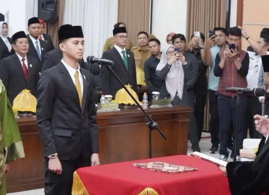 Politisi dari Partai Persatuan Pembangunan (PPP), Fahmi Adam yang resmi dilantik sebagai Ketua DPRD Kabupaten Gowa termuda. (Sumber: Instagram/@kabar_makkasar)