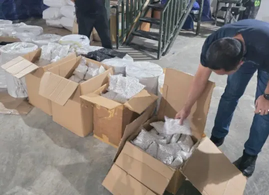 Pengungkapan pabrik narkotika jenis Zenith berskala besar oleh Polda Metro Jaya bersama Polres Metro Jakarta Barat. (Sumber: Polda Metro Jaya)