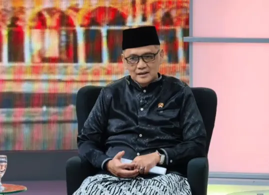 Menhaj, Mochamad Irfan Yusuf, kini koordinasi dengan Kejagung terkait sumber pembiayaan penerbangan haji akibat kenaikan avtur mencapai Rp1,77 triliun. (Sumber: Instagram/@gus.irfanyusuf)