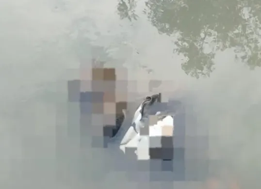 Kondisi korban saat ditemukan mengambang di Kali Cadas Kukun, Kampung Pabuaran, Desa Pangadegan, Kecamatan Pasar Kemis, Kabupaten Tangerang. (Sumber: Istimewa)