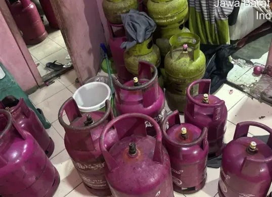 Potret barang bukti praktik ilegal penyuntikan gas elpiji. (Sumber: Polres Metro Depok)