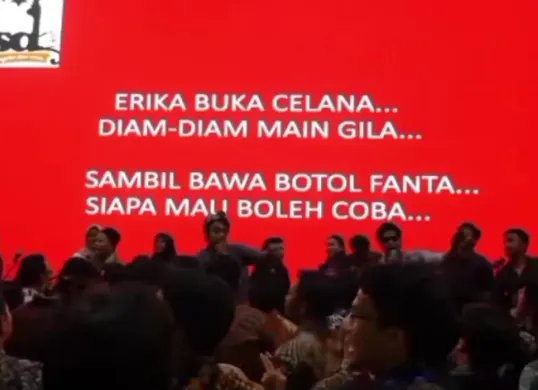 Video lagu Erika yang dinyanyikan mahasiswa tambang ITB dinilai berisi pelecehan terhadap perempuan. (Sumber: X/@iPoopBased)
