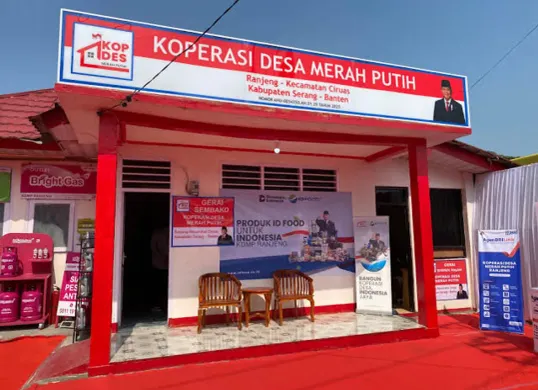 Pemerintah melalui Kementerian Koperasi (Kemenkop) resmi membuka program rekrutmen besar-besaran untuk posisi manajer Koperasi Desa/Kelurahan (Kopdes) Merah Putih tahun 2026. (Sumber: X/@pendapatpribumi)