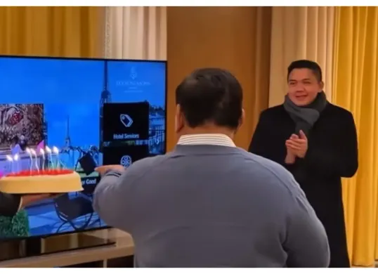 Kamar Four Seasons Hotel George V tengah menjadi sorotan usai beredarnya video yang memperlihatkan momen perayaan ulang tahun Sekretaris Kabinet, Teddy Indra Wijaya. (Sumber: X/@thielfsco)