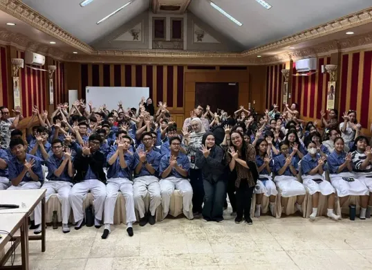 Program edukasi digital CyberHeroes membekali 420 siswa dari berbagai sekolah di Indonesia untuk meningkatkan pemahaman keamanan siber. (Sumber: Dok. Telkom Indonesia)