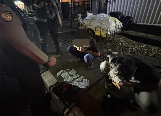 2 orang pria ditangkap usai kedapatan menyalahgunakan obat keras. (Sumber: Istimewa)