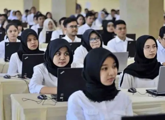 Calon peserta mempersiapkan dokumen pendaftaran CPNS 2026 di tengah belum diumumkannya jadwal resmi seleksi ASN. (Sumber: Pinterest)
