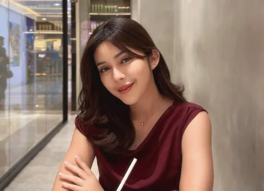 Dancer sekaligus aktris Fay Nabila yang secara terbuka mengonfirmasi keputusan untuk mengakhiri pernikahannya dengan sang suami, Rama Restu. (Sumber: Instagram/@faynabilalxndr)