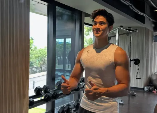 Aktor Yesaya Abraham tengah menjadi sorotan publik setelah terlibat dalam insiden yang menuai kontroversi. (Sumber: Instagram/@yesayaabrhm)