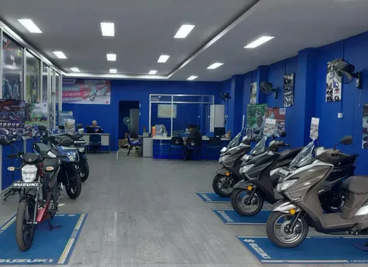 PT Suzuki Indomobil Sales (SIS) terus memperkuat jaringan layanan sepeda motor dengan meresmikan dealer 3S (Sumber: SIS)